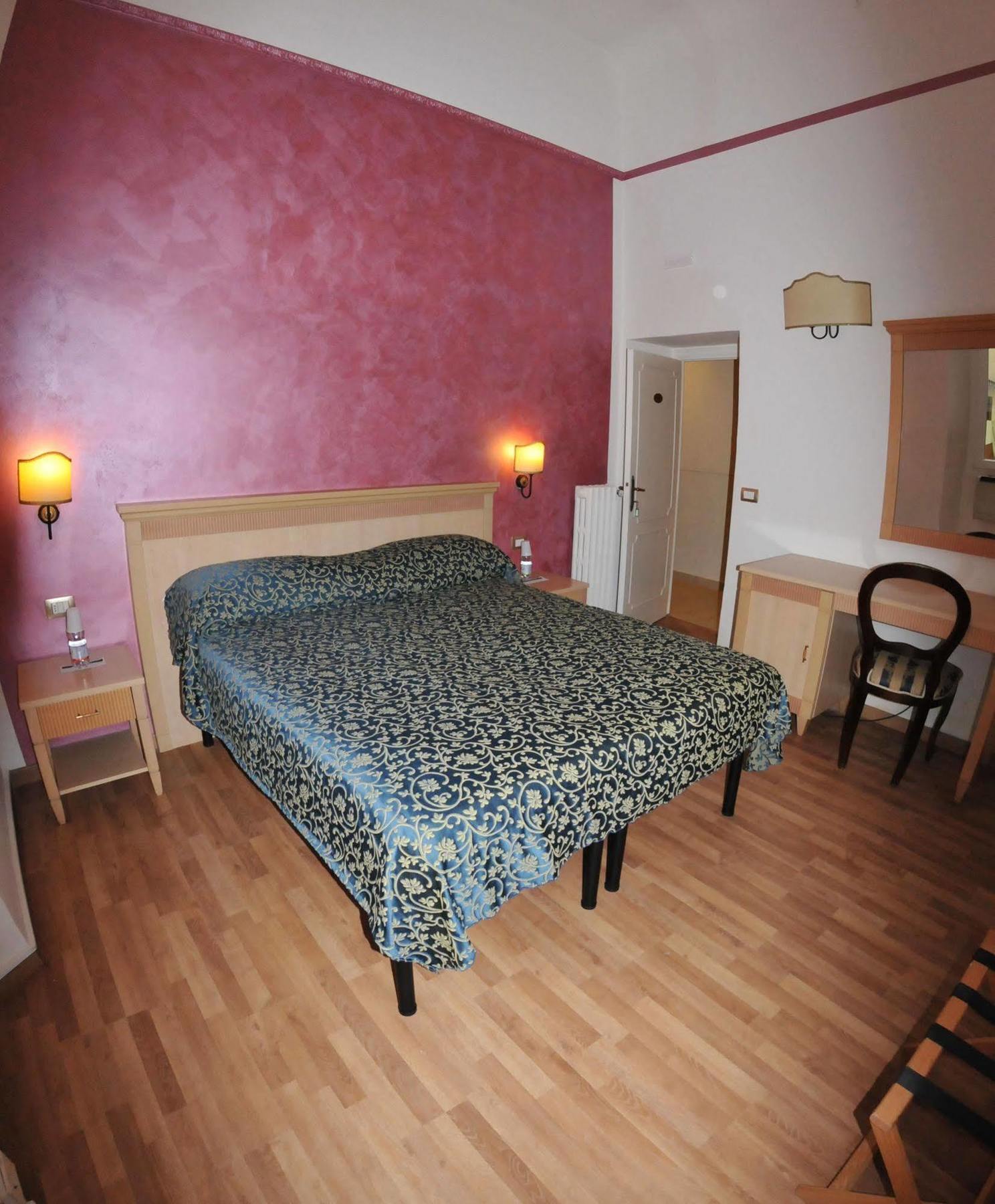 Hhb Hotel Firenze Eksteriør bilde