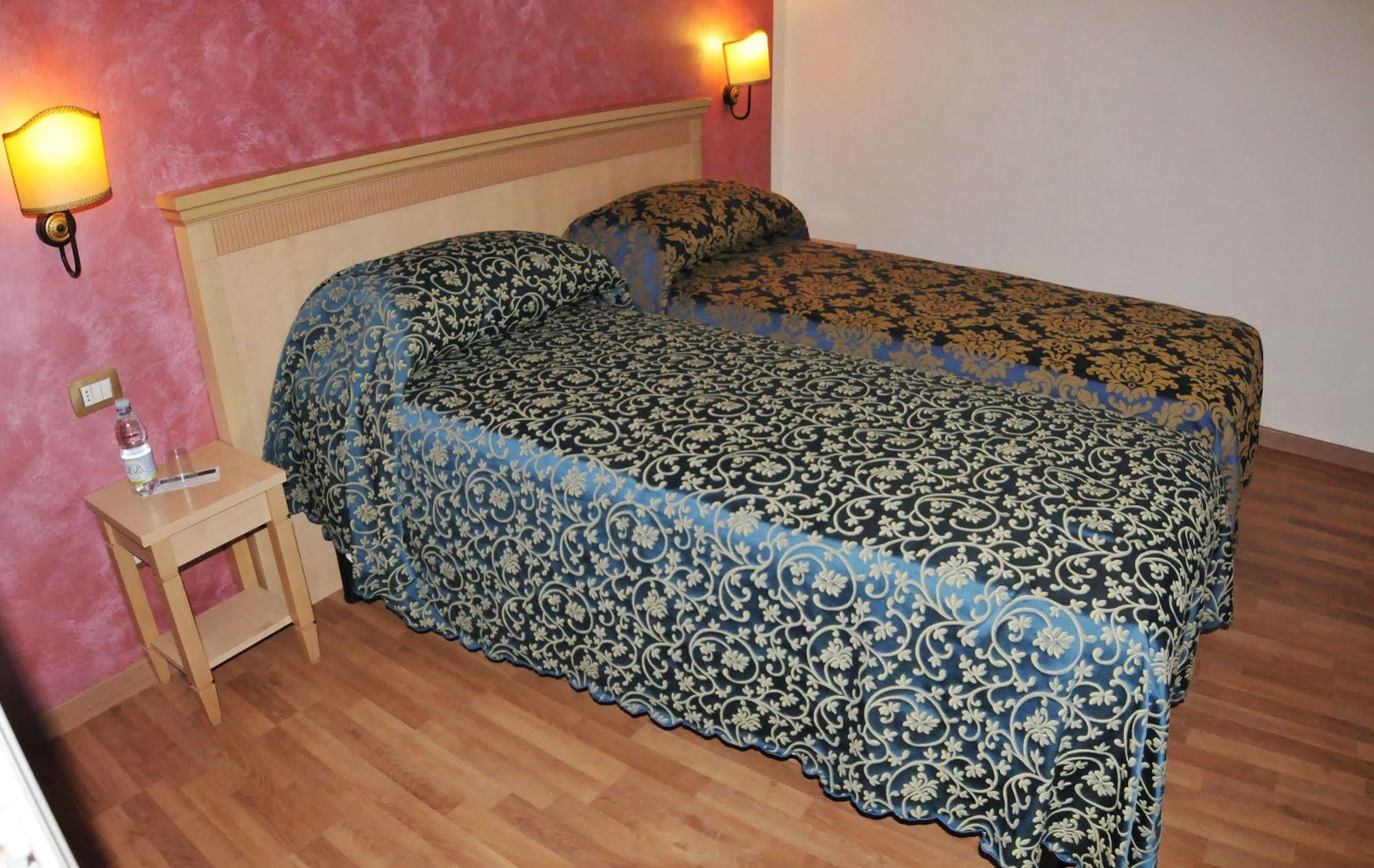 Hhb Hotel Firenze Eksteriør bilde